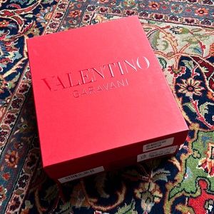 NEW AUTHENTIC VALENTINO ROCKSTUD SHOE BOX SIZE 38
